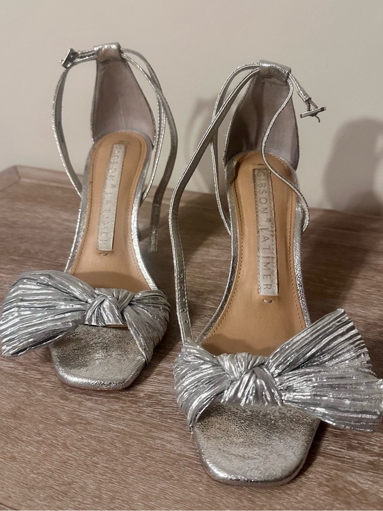 Gibson Latimer Shoes - Gibson Latimer Metallic Silver Bow Knot Ankle-Tie Sandal Heels Size 7 Party